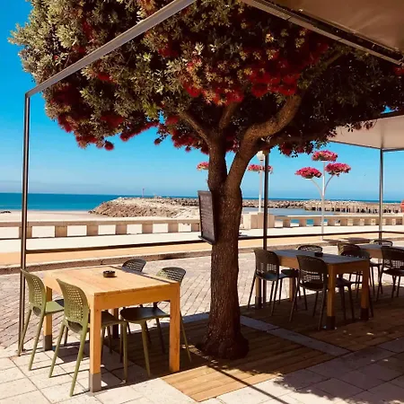 Хостел Aqui Ha Gato Вила-Прайа-де-Анкора